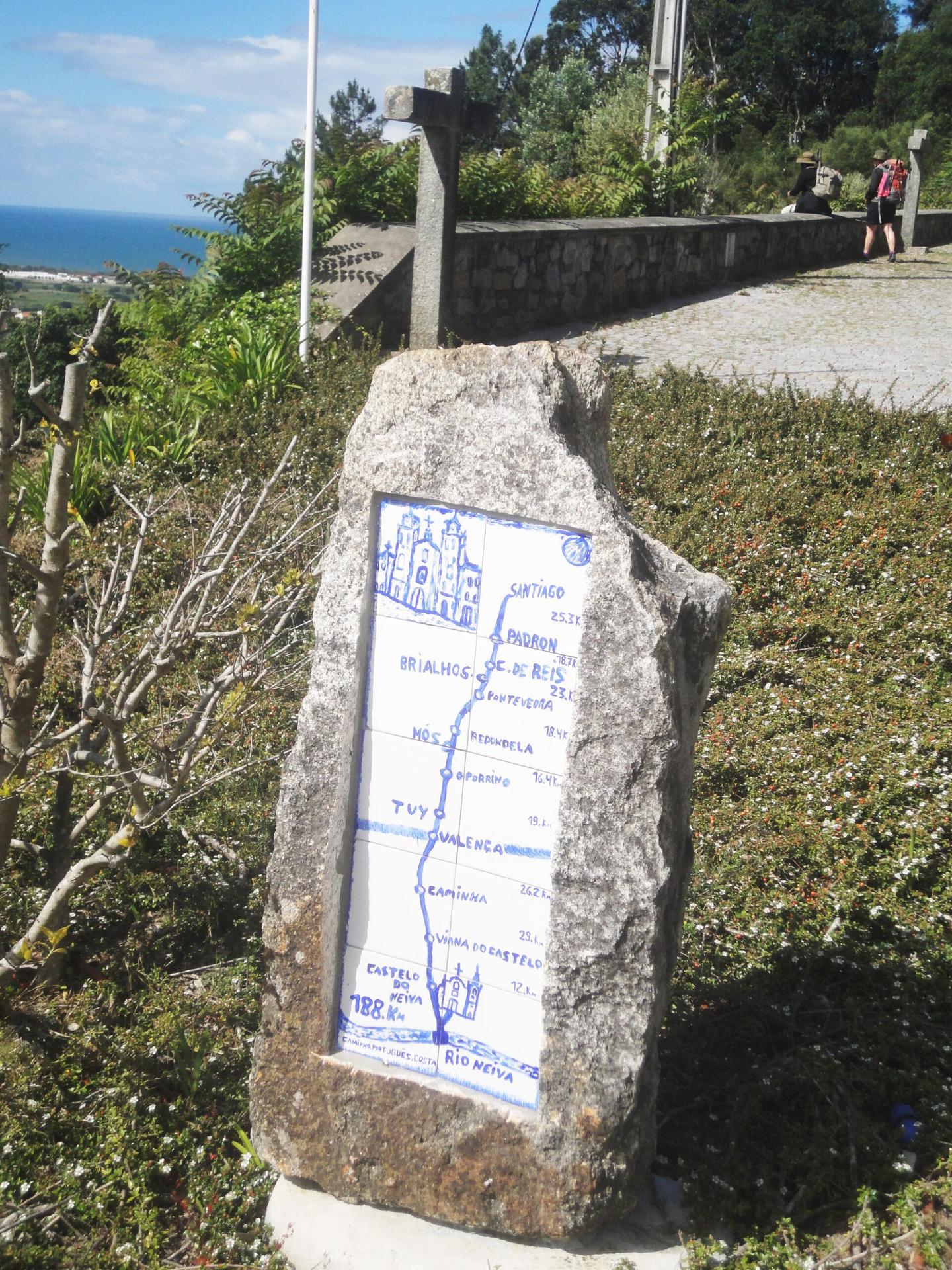 Borne sur le Chemin côtier Portugais  E. Lenkiewicz